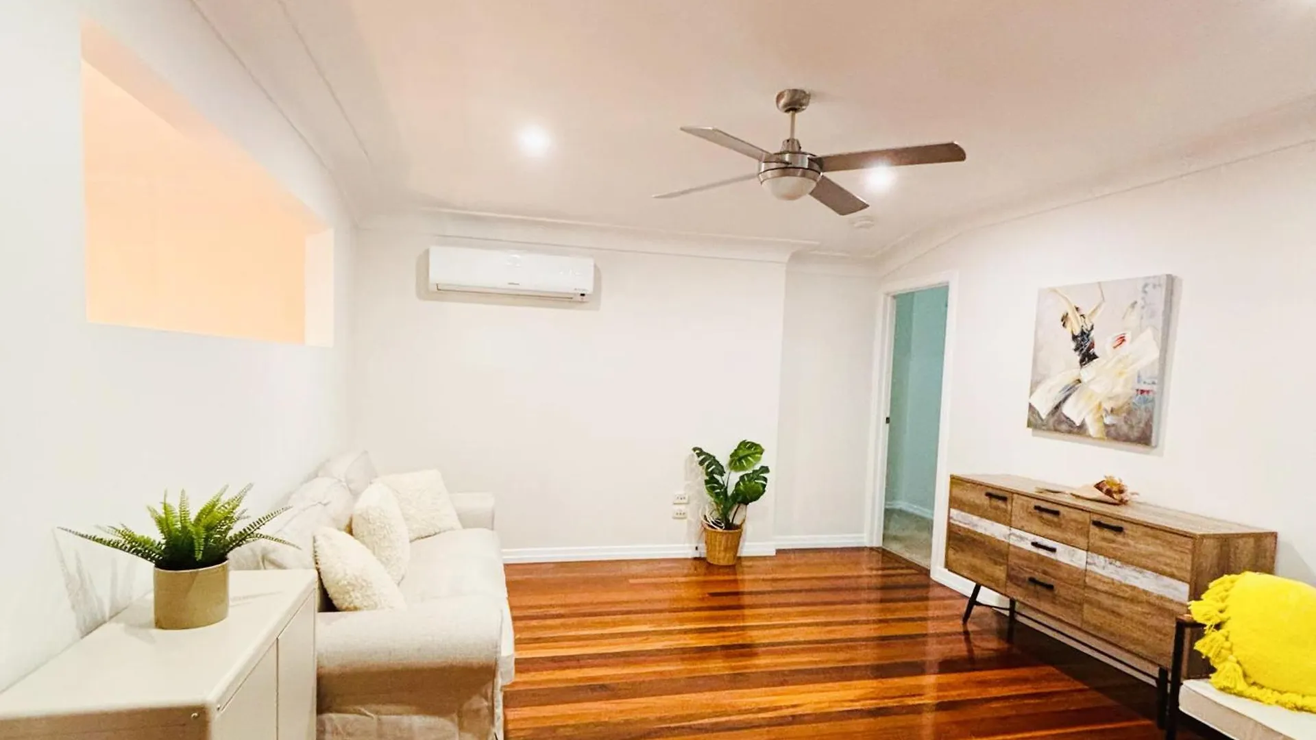 Elegant Villa Near Shopping Mall Jindalee Guest house