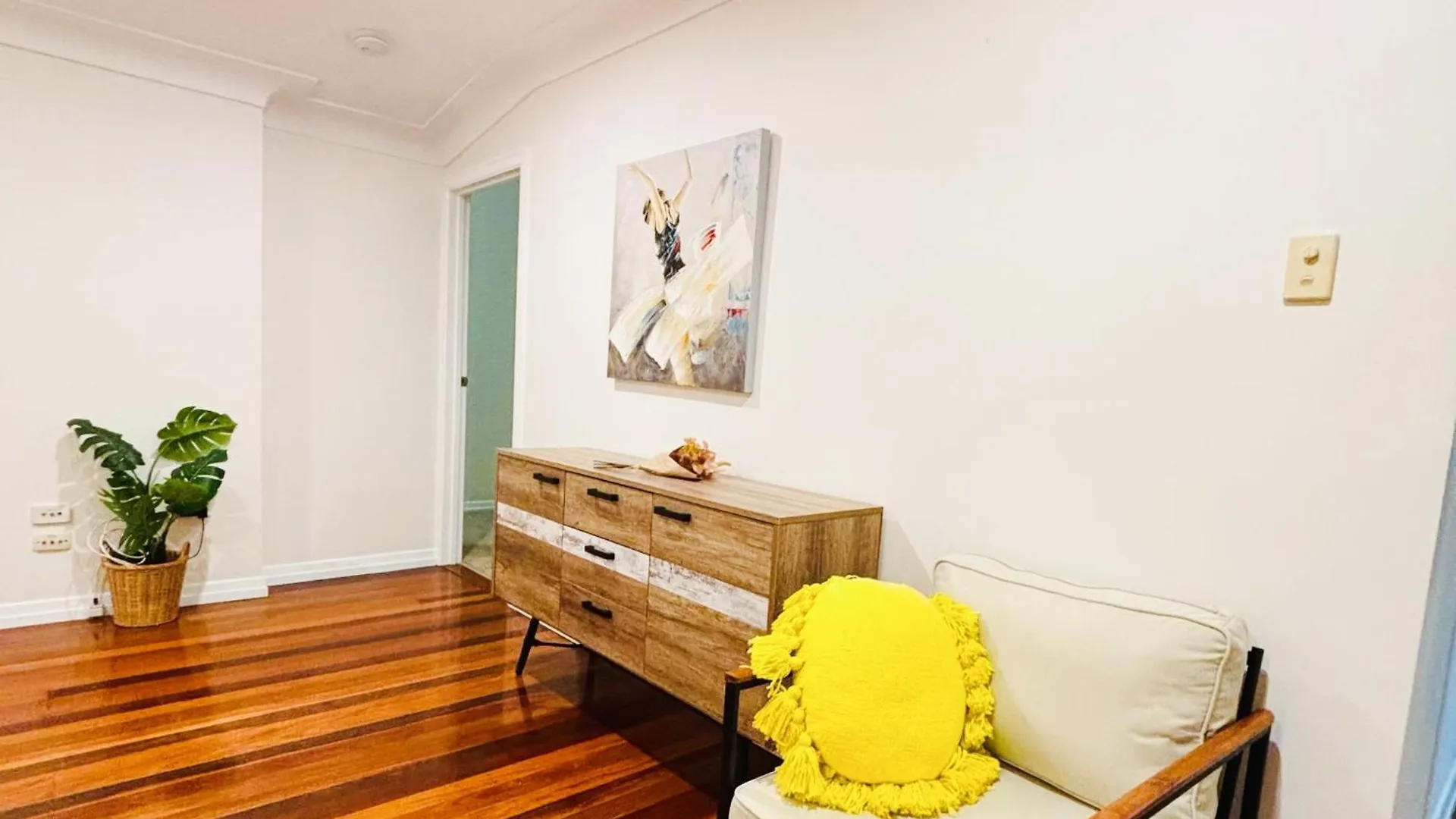 Elegant Villa Near Shopping Mall Jindalee Guest house