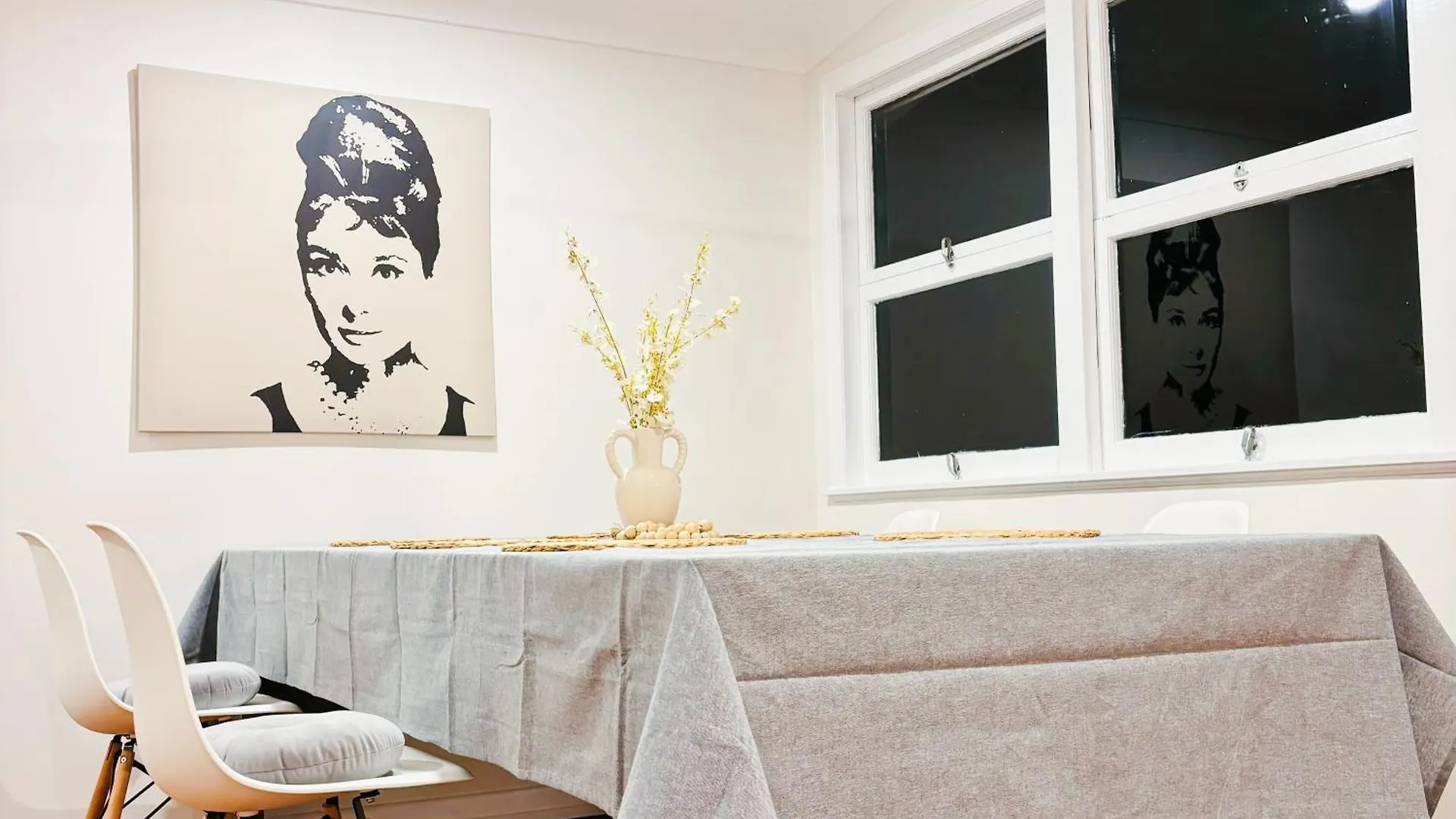 Guest house Elegant Villa Near Shopping Mall Jindalee